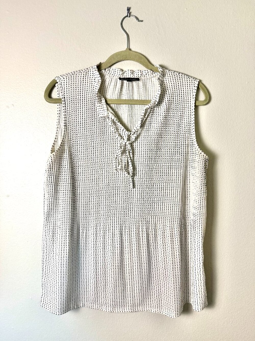 Adrianna Papell Ivory Black Dot Tie Neck Sleeveless Blouse Size M